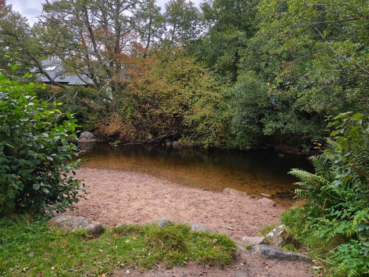 A small beach on the River Nethy.
