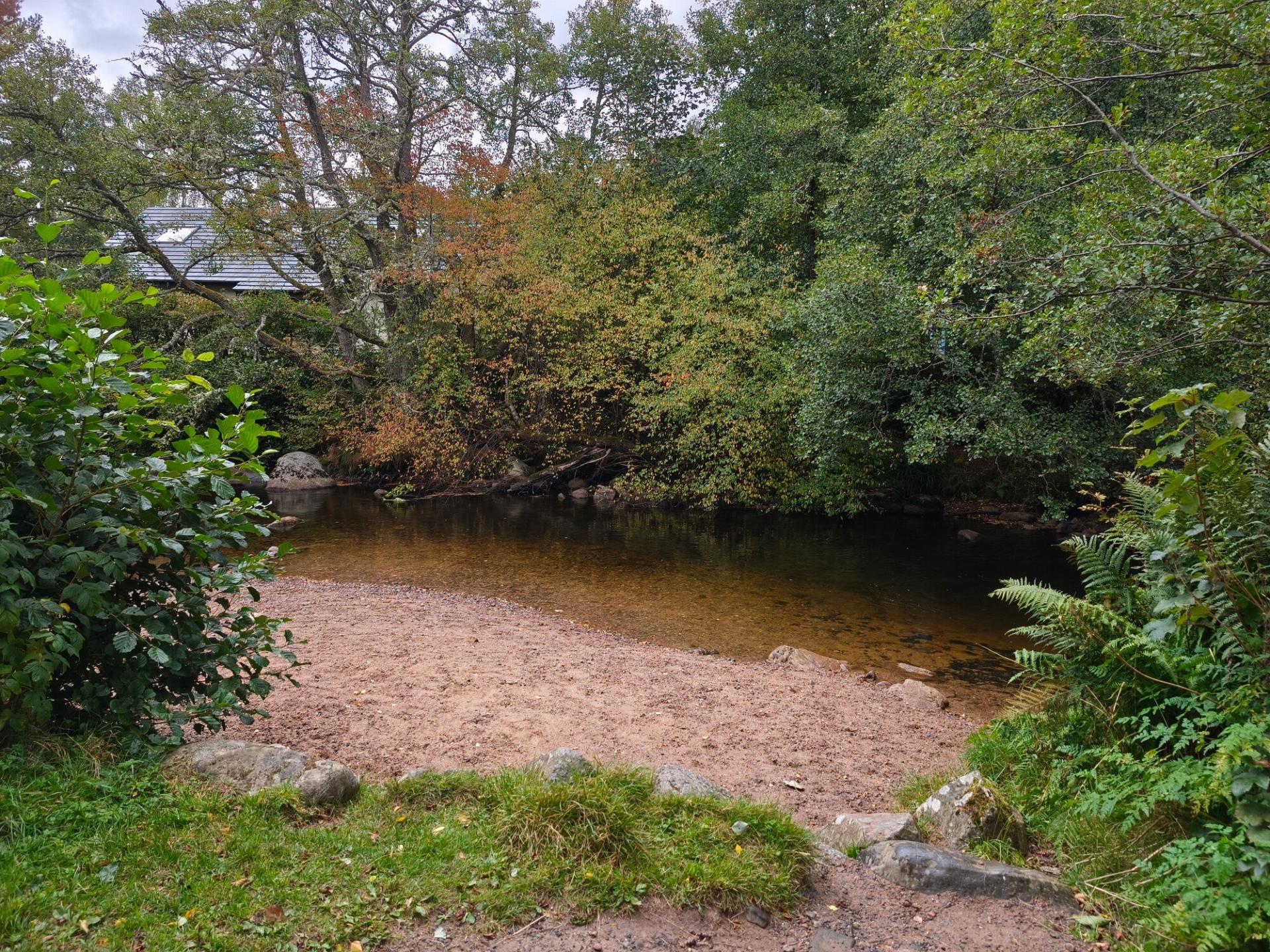 A small beach on the River Nethy.