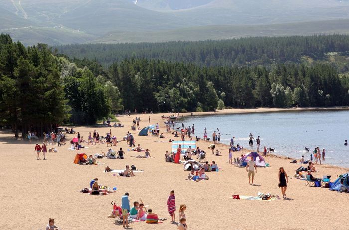 Loch Morlich beach, busy on a summers day